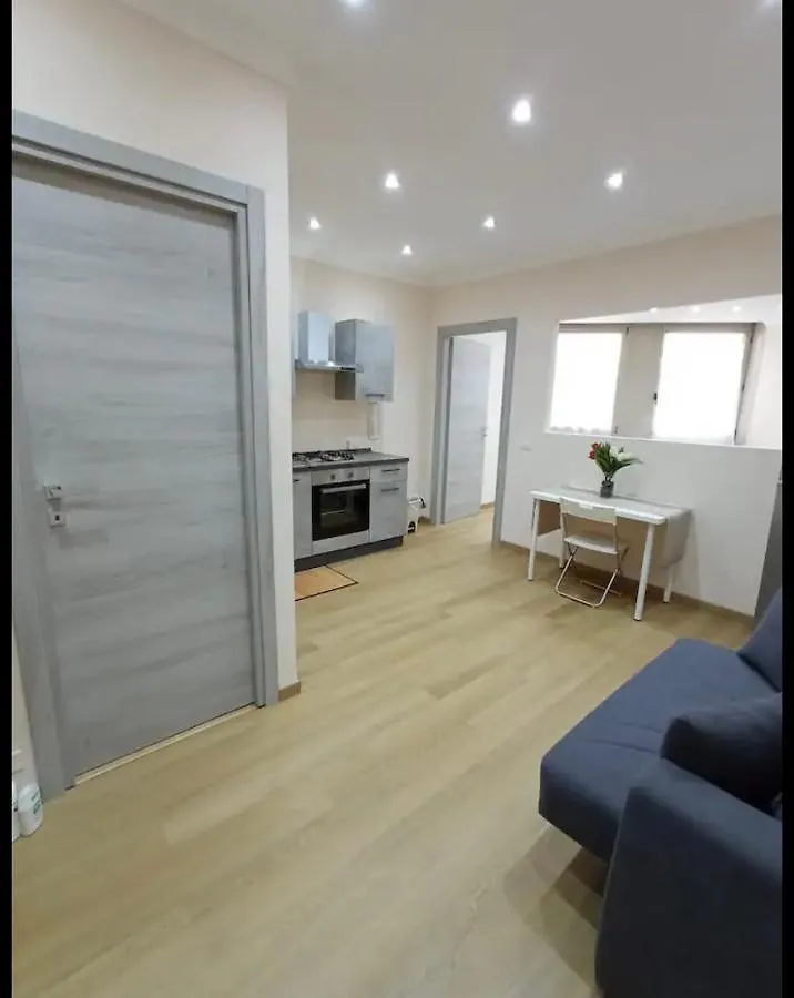 Roomors Of Naples - Business District 2 Apartment