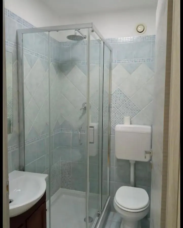 Roomors Of Naples - Business District 2 Apartment