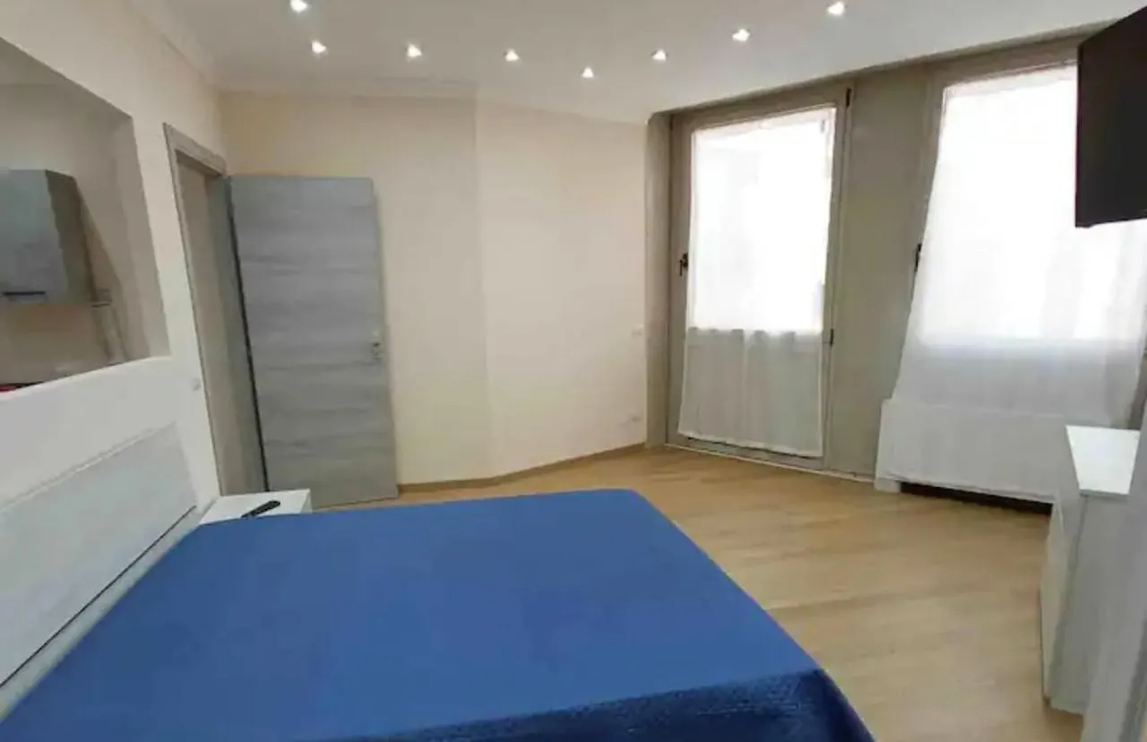 Roomors Of Naples - Business District 2 Italy
